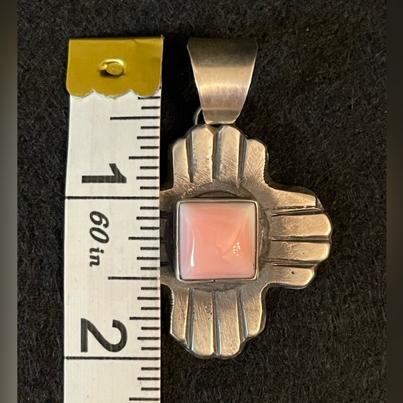 PINK CONCH STERLING SILVER PENDANT BY CHIMNEY BUTTE - Picture 7 of 8